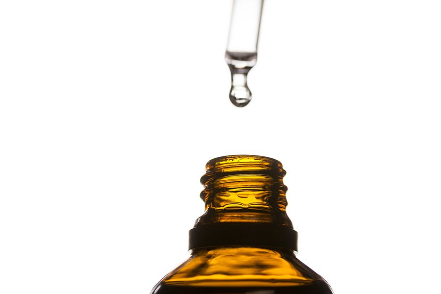 Les précautions à suivre pour l'utilisation d'huiles essentielles pendant la grossesse.